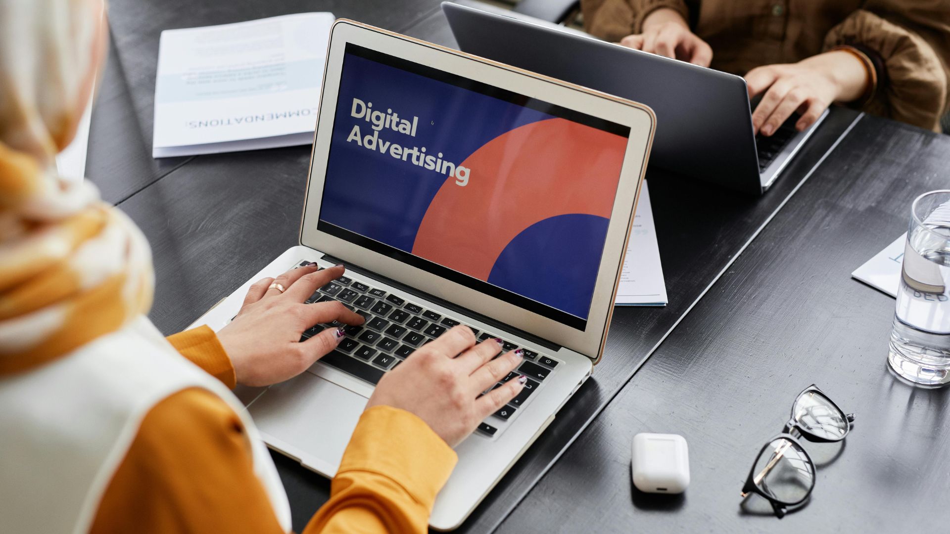Digital marketing analyst